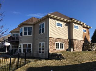 1231 Dartmouth Dr, Waunakee, WI 53597
