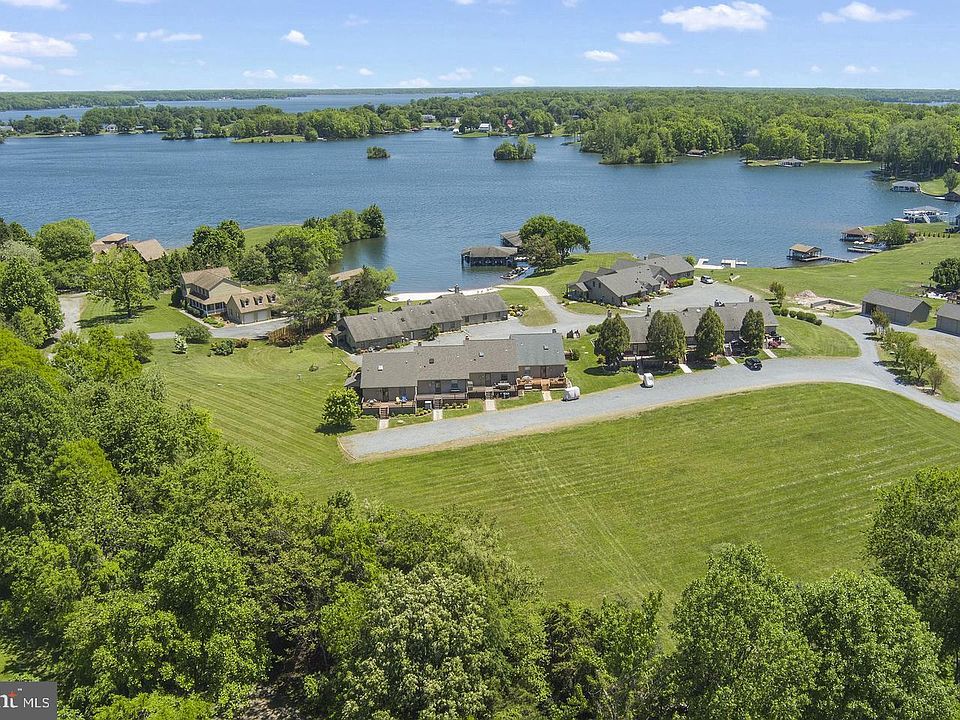 2nd image of 82 Tara Shores Ct