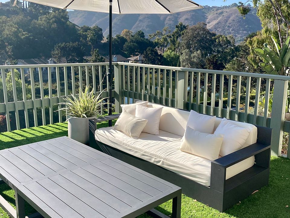 15'x15' Deck with lake & mountain view