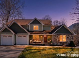 98 Sovereign Ln, Fairview, NC 28730