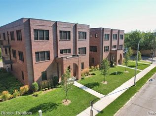 926 W Eleven Mile Rd, Royal Oak, MI 48067