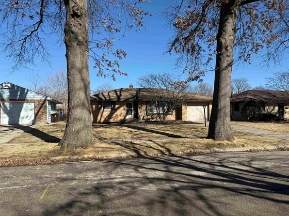 4524 Newcastle Rd, Rockford, IL 61108