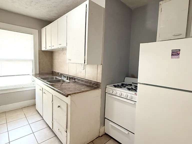 1911 Park Ave — Photo 11