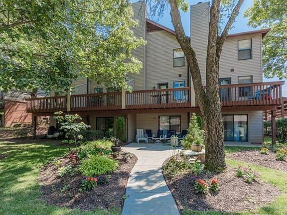 5th image of 869 Forest Trace Dr #B