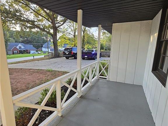 5th image of 1670 Christian Cir