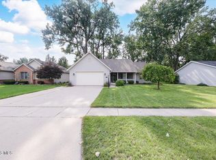 26 Hawthorne Dr, Delta, OH 43515