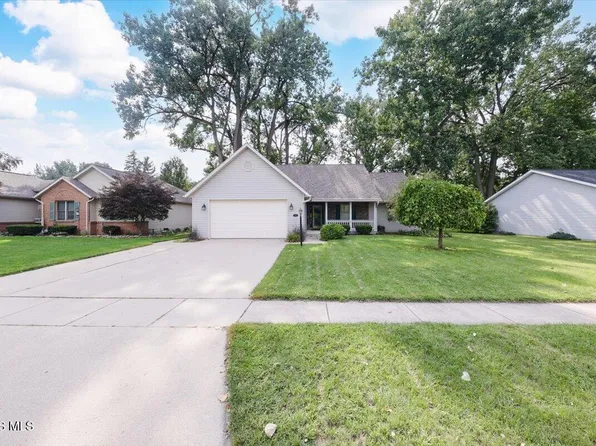26 Hawthorne Dr, Delta, OH 43515