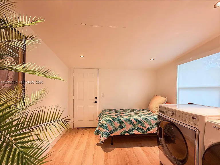 105 SW 4th Ave — Photo 9