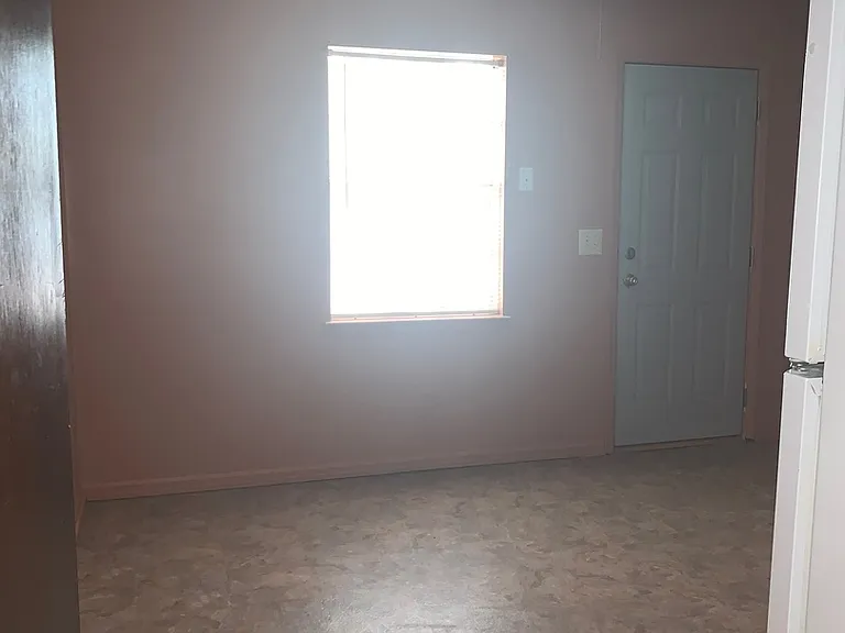 929 Live Oak Dr #D — Photo 4