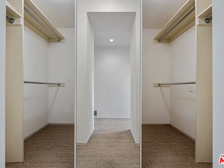 9421 Lloydcrest Dr — Photo 10