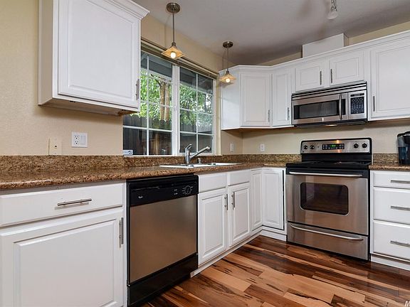 2nd image of 1512 Oak Tree Dr
