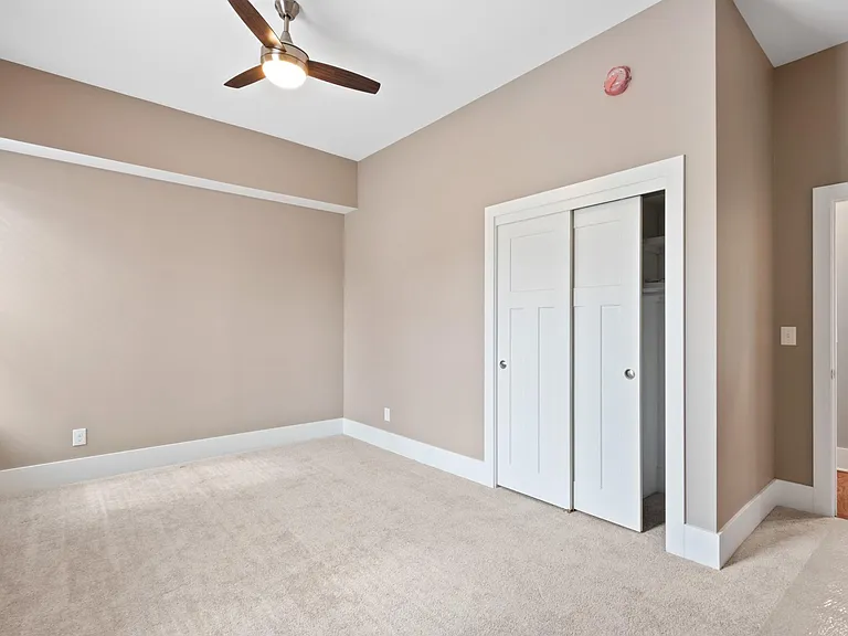 761 Oak St — Photo 17
