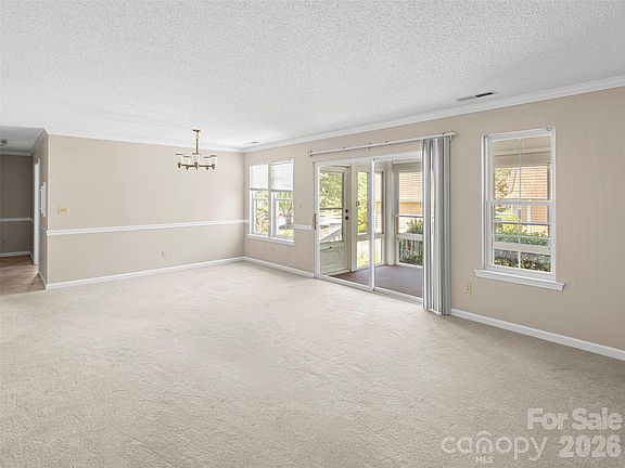 5th image of 1301 Hyde Park Dr
