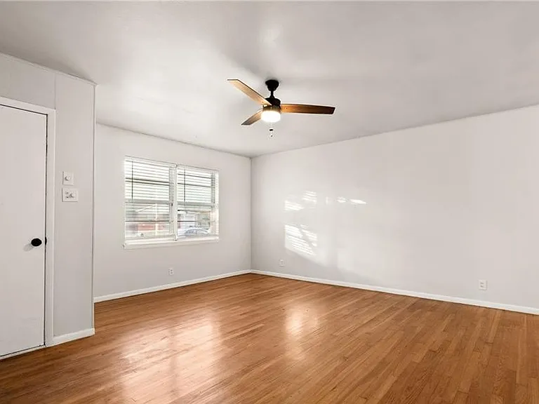 809 Shady Ln — Photo 13