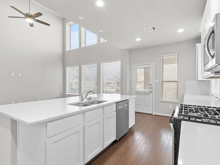 29650 Kynndal Shore Dr — Photo 23