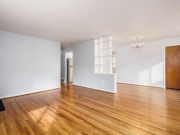 5th image of 212 E Stafford Ave