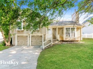 1700 Cooper Dr, Raymore, MO 64083