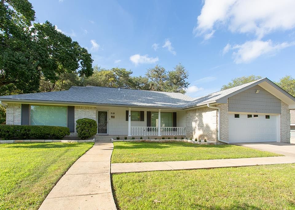 1st image of 218 Spanish Oak Ln