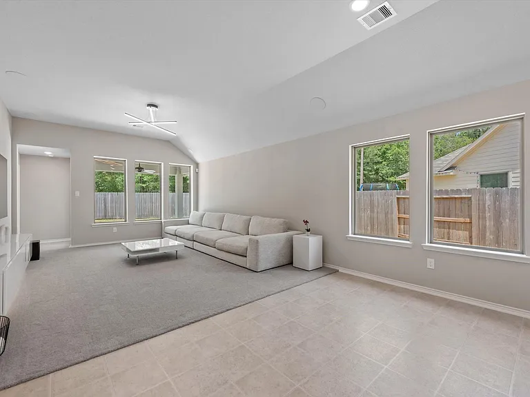 2901 Yaupon Grove Ln — Photo 7