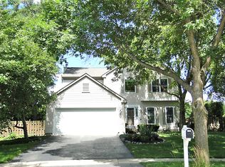 11 Elizabeth Ct, Lake In The Hills, IL 60156