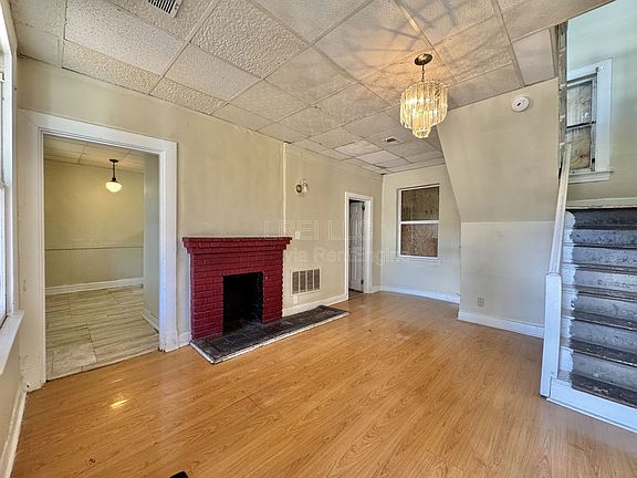 2nd image of 2723 Elliott Ave