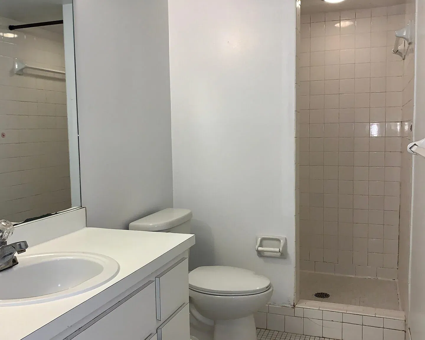 2 bed, 1054 sqft, $1,800 — Photo 4