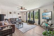 E Point Ln-L2307-004.jpg