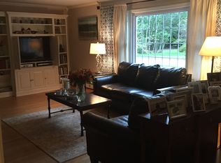 11 Oak Bluff Rd, Kennebunk, ME 04043