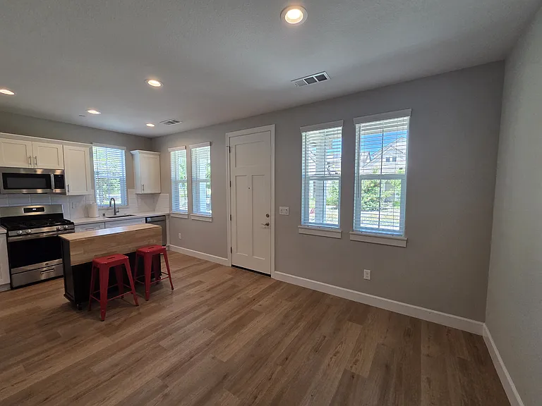 1658 Heirloom St — Photo 8
