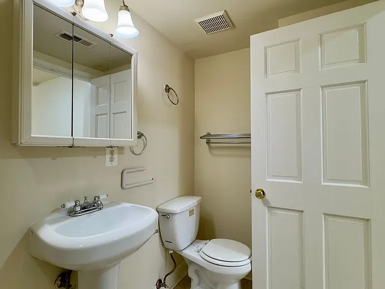 Apartments in Reservoir Hill, Baltimore, MD! — Photo 36