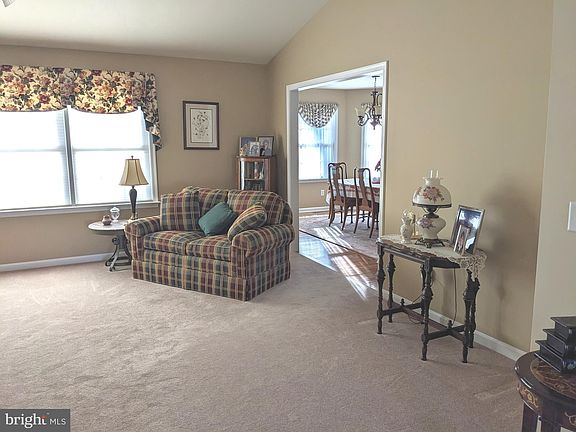 4th image of 10499 Fox Tail Ct