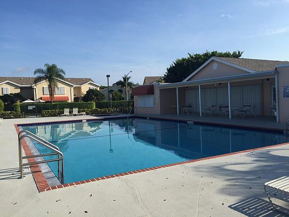 3rd image of 510 Waterside Dr
