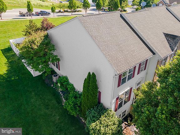 2nd image of 171 Riparian Ln