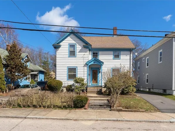 12 13th St, Attleboro, MA 02703