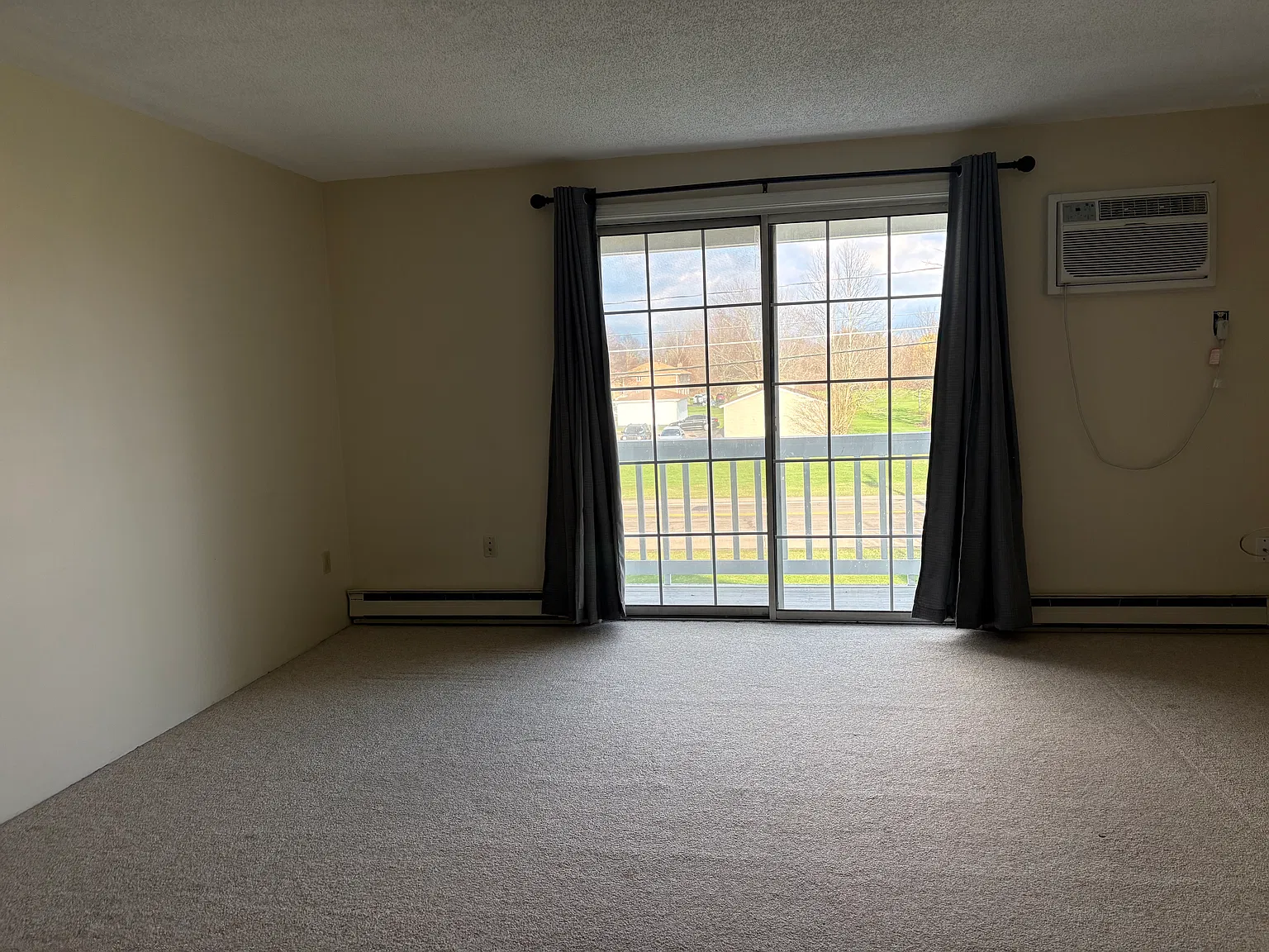 2 bed, 700 sqft, $1,050 — Photo 4
