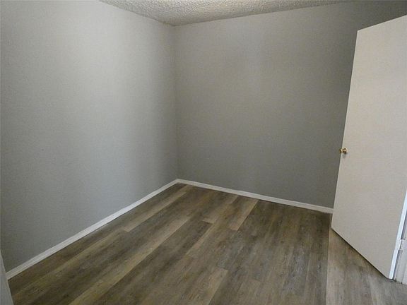 5th image of 1326 Graham St