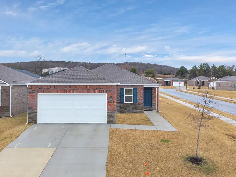 5528 Steamboat Ave — Photo 1