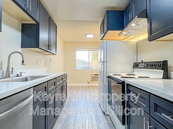3rd image of 1104 Delna Manor Ln APT 4