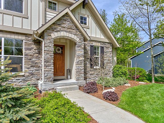 3rd image of 16979 Mapleridge Dr