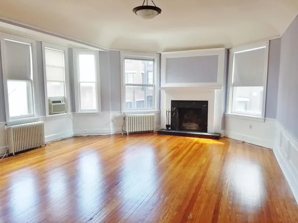 1816 Spruce St APT 3R, Philadelphia, PA 19103