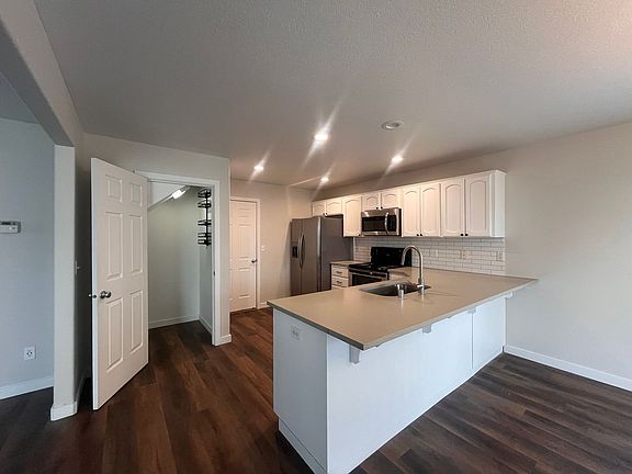 4th image of 4008 NE 166th Ave