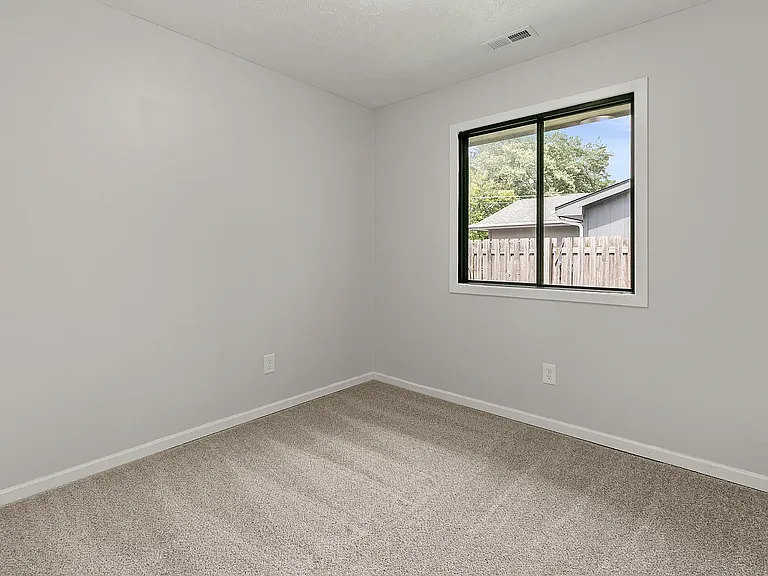 721 S 18th St — Photo 18