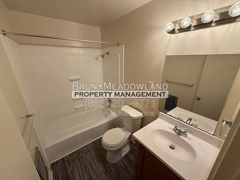 3813 Woodlake Dr NE — Photo 21
