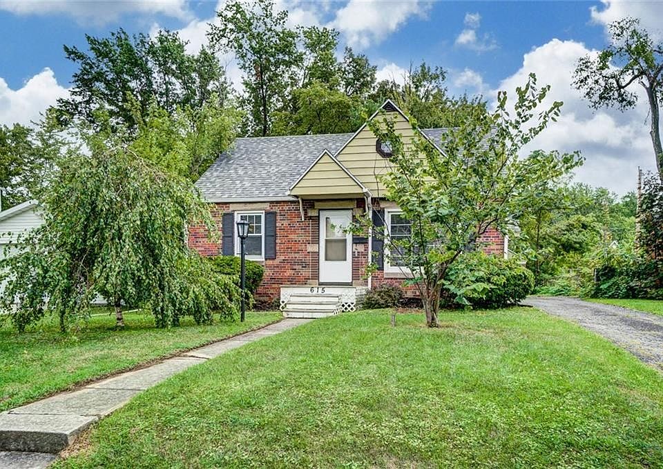 1st image of 615 S Pears Ave