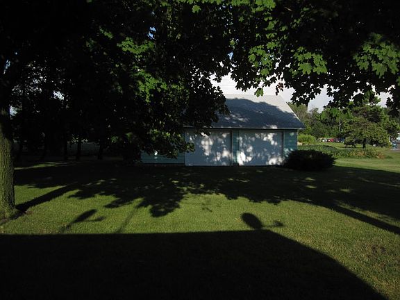 3rd image of 484 10th St APT 4