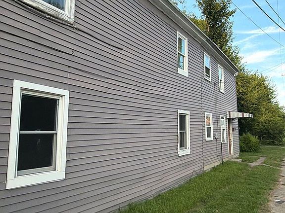 2nd image of 526 Pine St