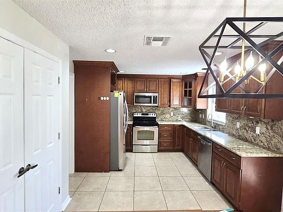 4th image of 12320 Bronson Way