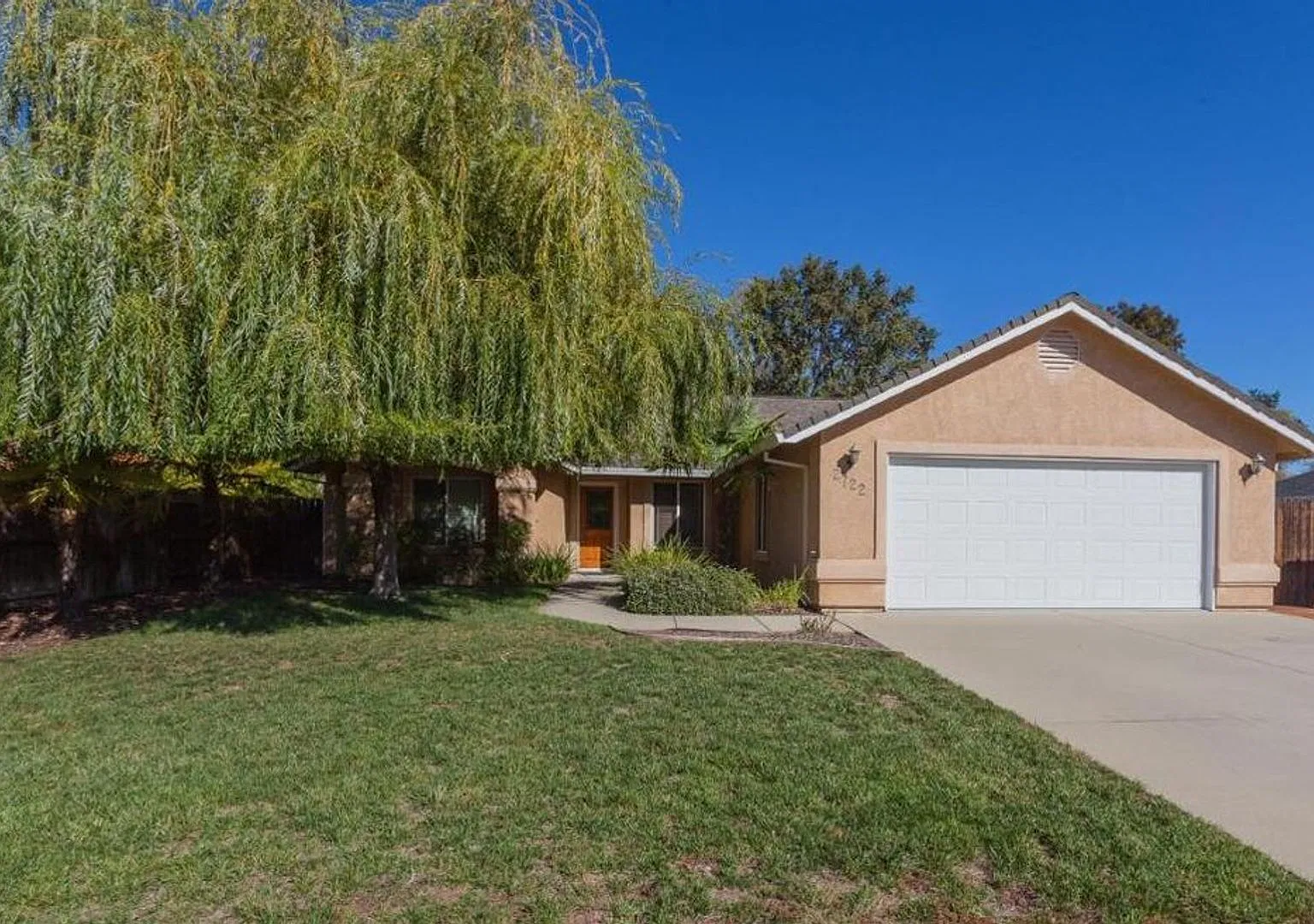 Beautiful South Redding Home — Photo 1