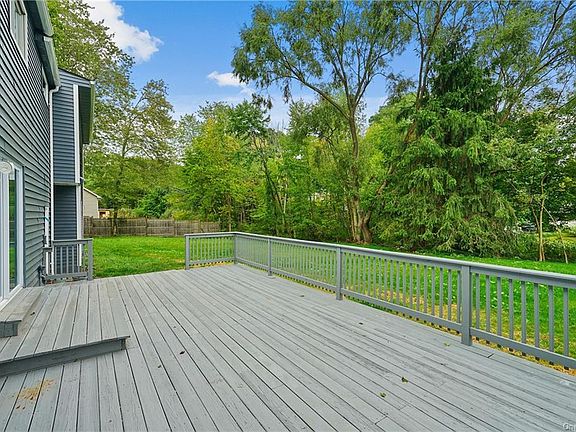3rd image of 313 Haviland Dr