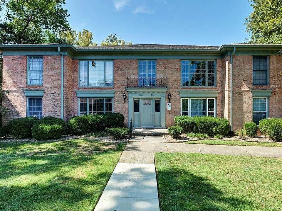 1st image of 320 Highwood Dr